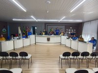 Alunos da APAE de Capinzal visitam a Câmara de Vereadores de Zortéa